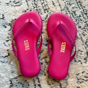 Never worn kids 7/8 tkees! So cute!